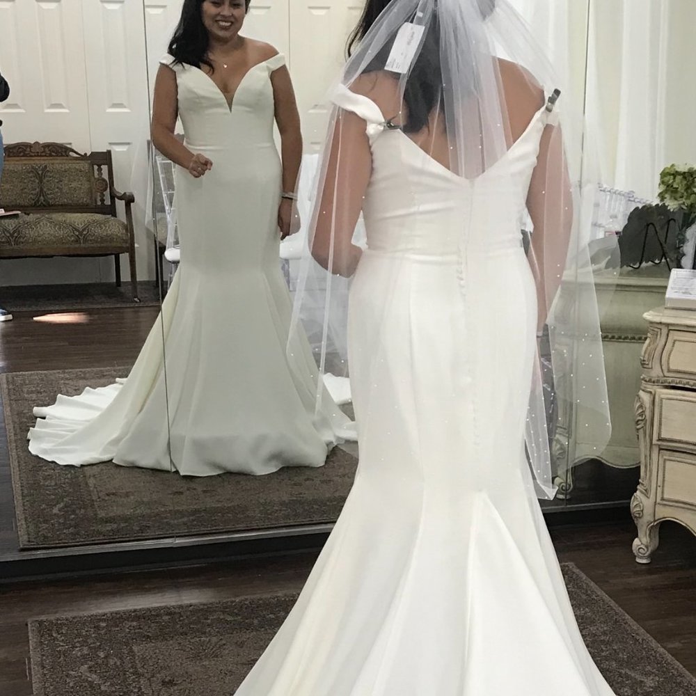 New Ivory Off-The-Shoulder Mermaid Wedding Gown - Size 8-10